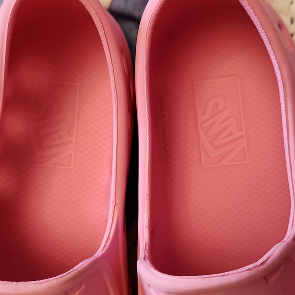 Vans pink plastic slip on shoes - Picture 4 of 6